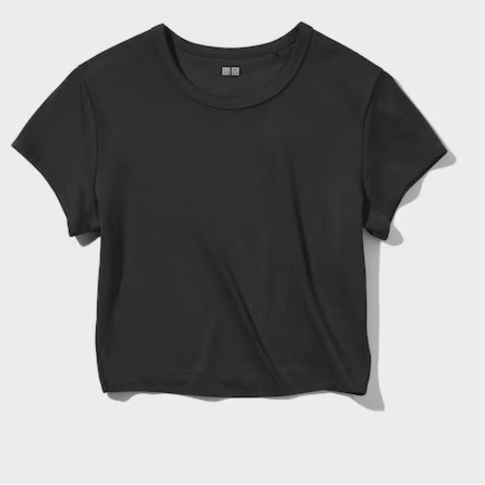 Uniqlo Ultra Stretch Airism Cropped T-Shirt Bundle